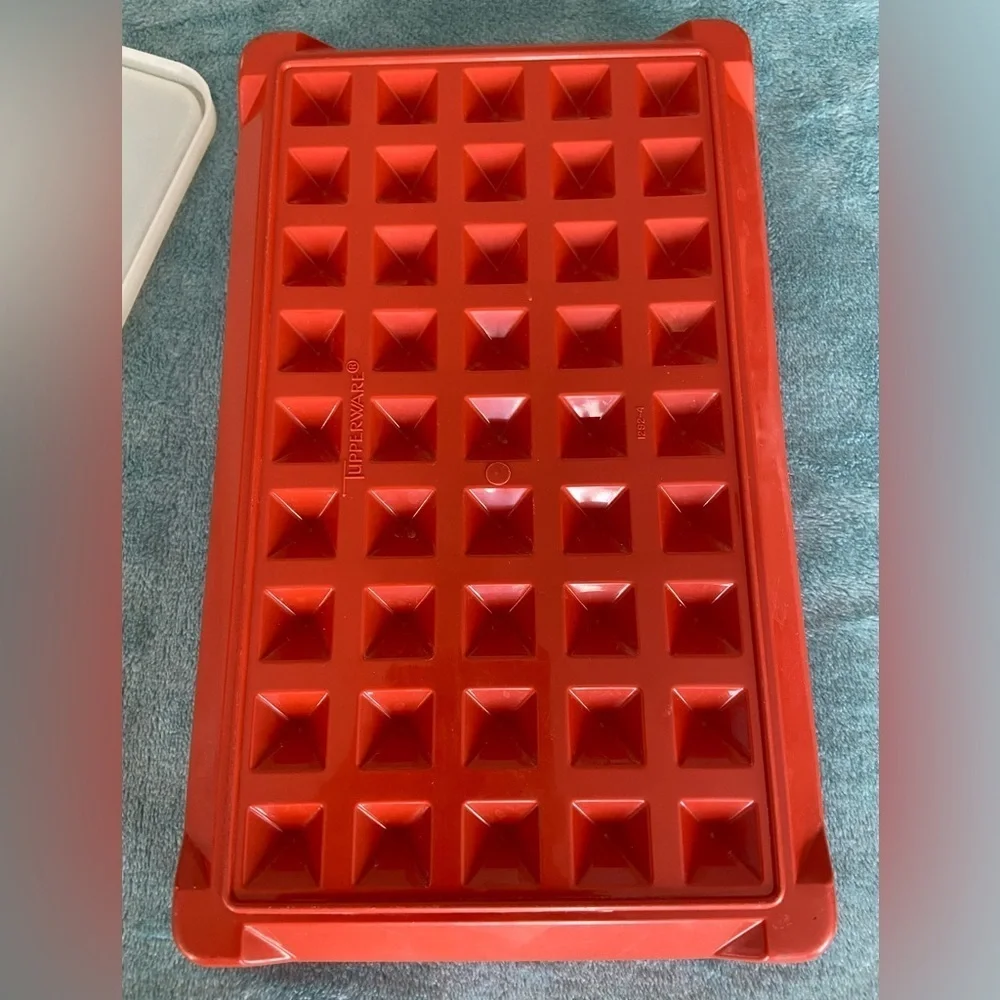 Tupperware Deli Meat Keeper Storage Vintage Orange With White Lid
